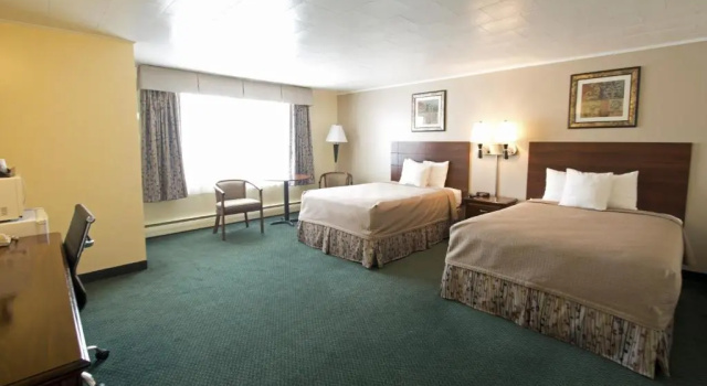 Четырёхместный номер Standard Travelers Inn
