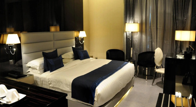 Frsan Hotel, Rezervovat Hotel Hotely v Capital Governorate s bazénem, Bazén