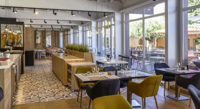 Двухместный люкс Novotel Narbonne Sud