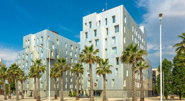 1 BR Rambla Suite & 2 Pools Rooftop Terrace Sea View - HOA 42152, Забронировать Отель Отели провинции Барселоны 4 звезды, 4*