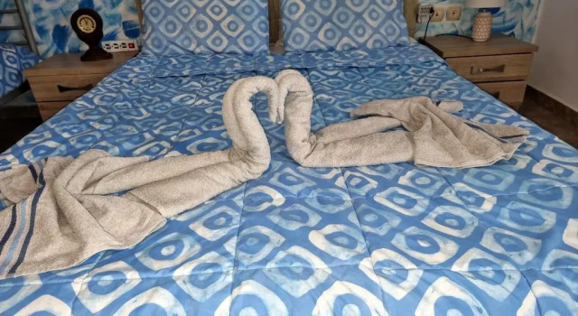 Pleasure Seaside Rooms, Забронировать Апартаменты/квартира Отели Санторини с парковкой, рядом с Пляж Перисса, Парковка