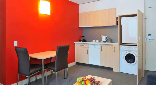 Апартаменты Metro Apartments on Bank Place