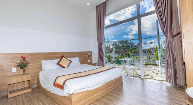 Двухместный номер Standard с видом на горы Lacami Dalat Hotel
