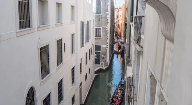 Двухместный номер Standard с видом на канал EGO Residence Venice