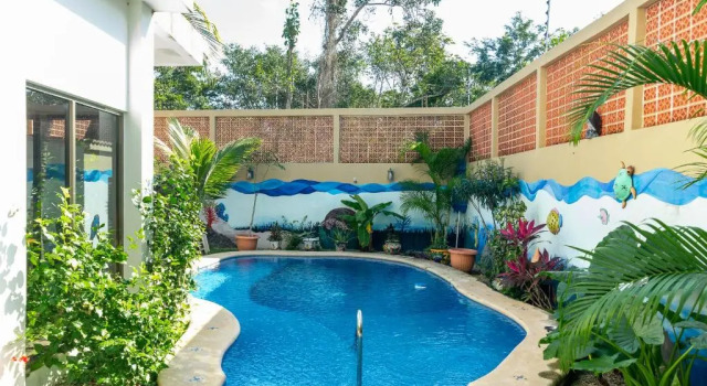 Коттедж с 3 комнатами Casa El Faro is a Spacious 4 Bedroom House with a pool