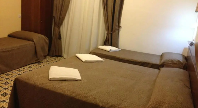 Четырёхместный номер Guesthouse Alex II