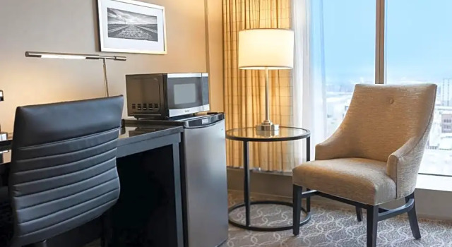 Полулюкс Standard DoubleTree by Hilton Hotel Cedar Rapids Convention Complex