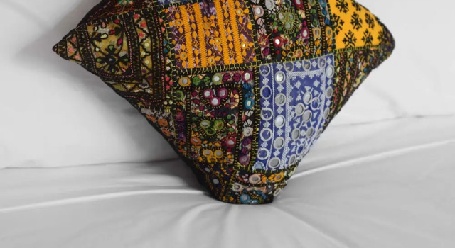 O podwyższonym standardzie czteroosobowy pokój i balkonem Hotel Boutique Dawat WTC