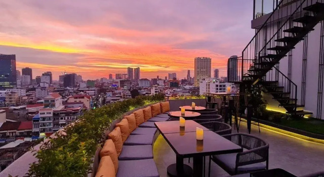Номер Deluxe Harmony Phnom Penh Hotel