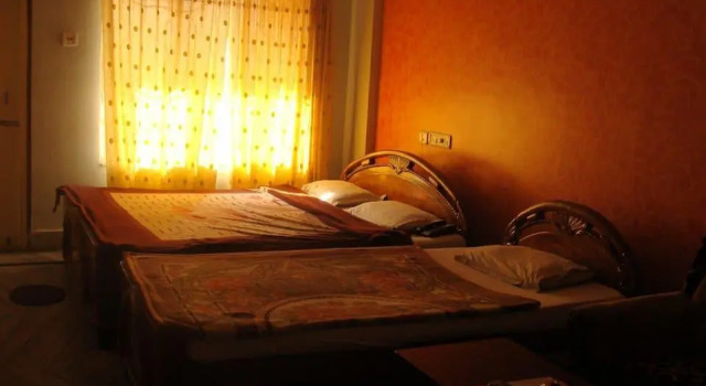 Hotel Samrat Inn, Rezervovat Hotel Tarapith West Bengal