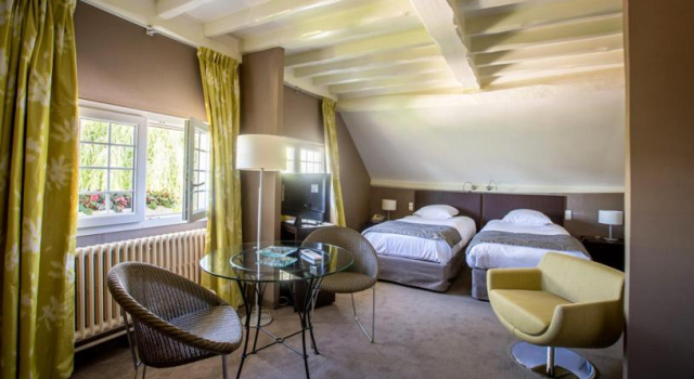 Семейный номер Standard с видом на сад Auberge Le Relais