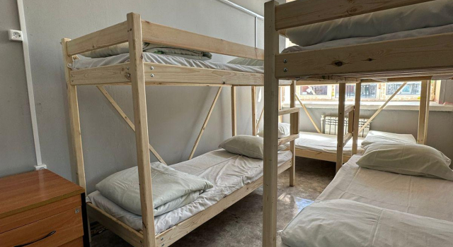 Bett im Wohnheim 555
