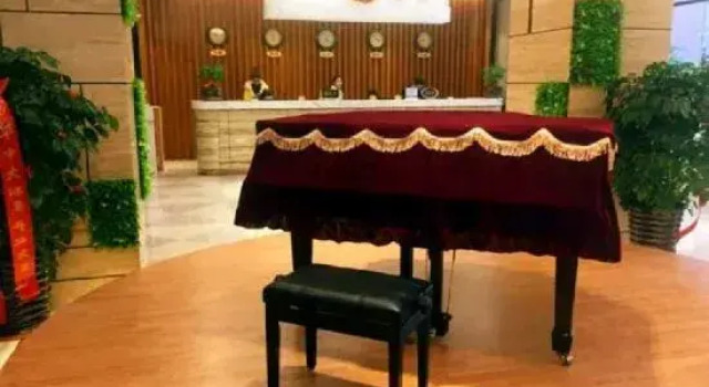 Pingguo Wanguan Huazhong Hotel