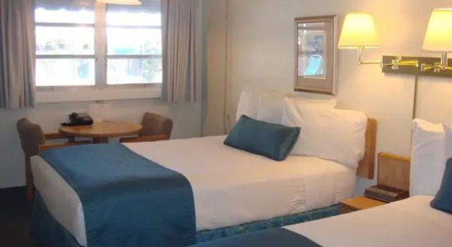 Четырёхместный номер Standard Beach Shell Inn