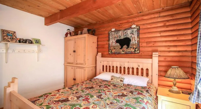 Canyon Log Retreat 1297 by RedAwning, Забронировать Отель Биг-Бэар-Сити San Bernardino Mountains