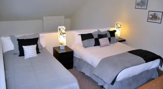 White Pines Three Kings Townhome 1-Bedroom Loft - -Walk to Lifts