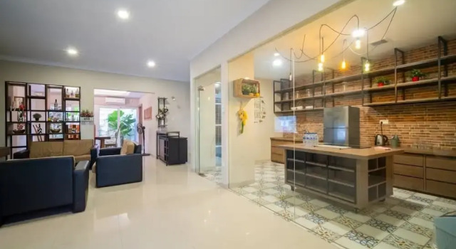 Коттедж Danka Taman Golf Residence