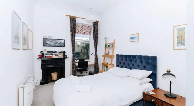 Spacious 3 Bedroom Flat in Edinburgh, Забронировать Отель Эдинбург Midlothian, рядом с Национальный музей Шотландии