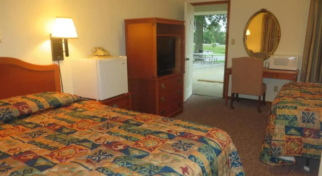 Четырёхместный номер Standard Best Budget Inn