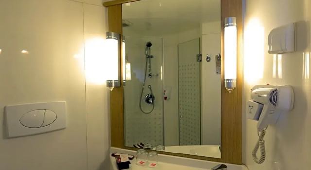 Standard quarto Ibis Gading Serpong