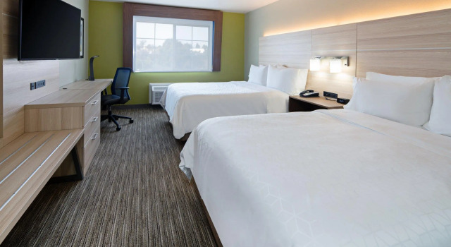 Четырёхместный номер Standard Holiday Inn Express & Suites Watsonville by IHG