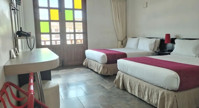 Семейный номер Standard с балконом Hotel Capitan Ricaurte