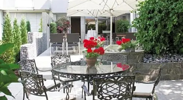 Hotel Engelhardt, Забронировать Отель Пфуллинген 