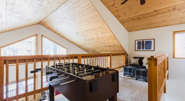 2 Cabins, Close to the Lake Hot Tub, Game Loft, Deck, 6bdr Jumper & Jackhorn, Rezerwuj Dom wakacyjny Big Bear Lake Stany Zjednoczone