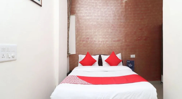 OYO 12397 Hotel Bloom, Rezervovat Hotel Déhrádún Uttarakhand