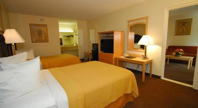 Номер Standard Quality Inn & Suites Eastgate