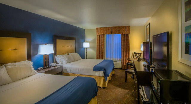 Holiday Inn Express Hotel & Suites South Haven, Boek Hotel Southhaven Michigan