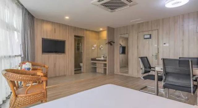 Люкс Homeinn Ease Hotel (Xuzhou Yunlong Lake People's Square Subway Station)