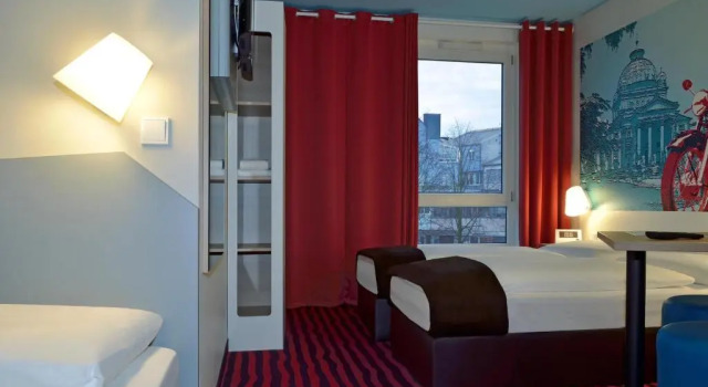 Трёхместный номер B&B Hotel Bad Homburg