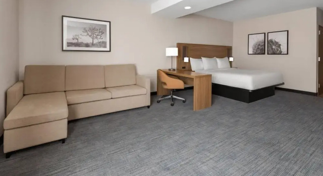 Номер Deluxe La Quinta Inn & Suites by Wyndham Phoenix West / Glendale