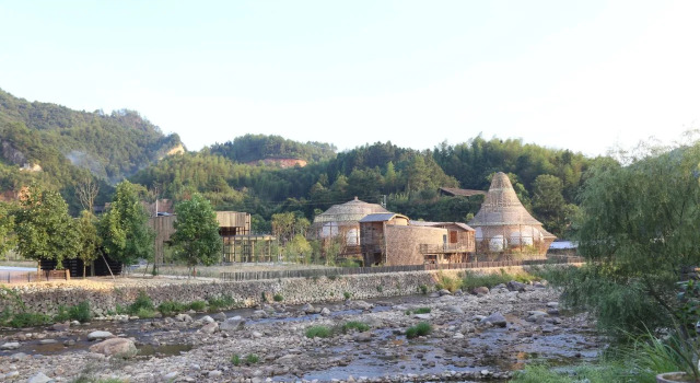 The International Cultural and Creative Bamboo Village, Foglalás Szálloda Longquan Csöcsiang