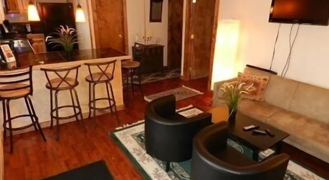 Blue Frost Apartments, Забронировать Апартаменты/квартира Апартаменты Лейк-Плэсид, рядом с St. Eustace Episcopal Church, Апартаменты/квартира