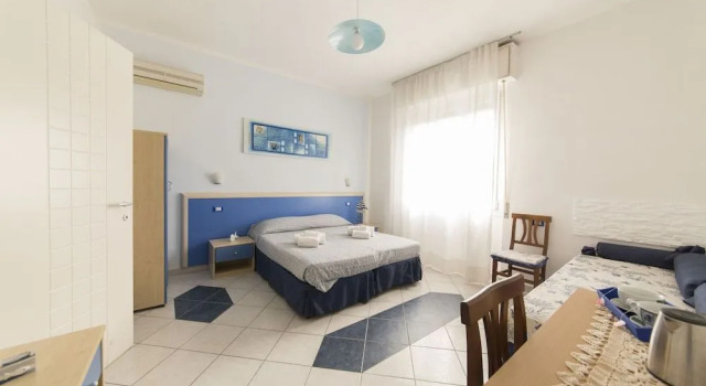 Lewis B&B Poetto