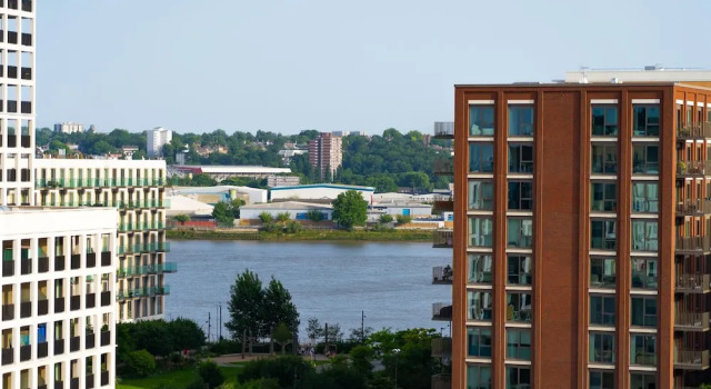 Royal Wharf - 1 Bed - Balcony - River & City View, Забронировать Отель Отели Лондона 3 звезды, рядом с Dock Beach, 3*