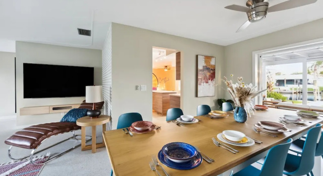 Коттедж с 4 комнатами Marlin Manor 4 Bedroom Home by RedAwning