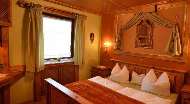Quaint Apartment in Zeil am Main with Terrace, Book Apartment Zeil Lower Franconia