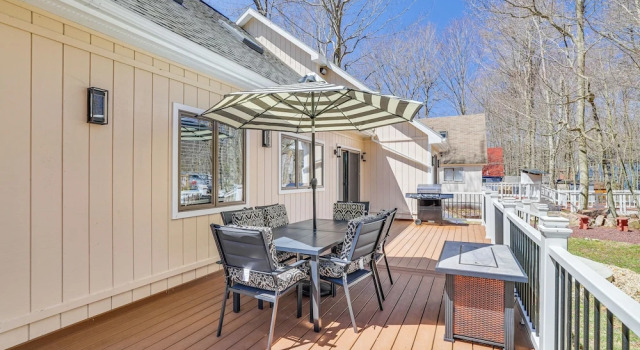 Коттедж Spacious Retreat 7 Mi to Tobyhanna State Park!