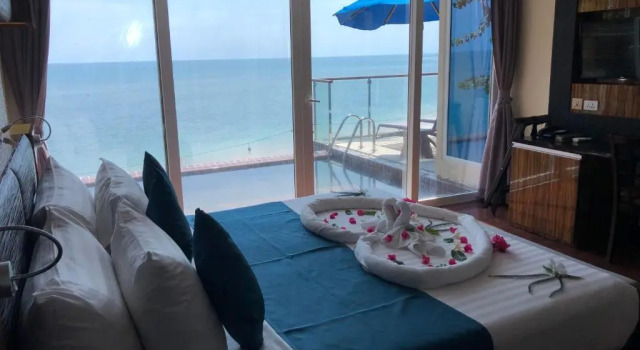 Люкс Pool с 2 комнатами с видом на море Royal Beach Boutique Resort & Spa Koh Samui