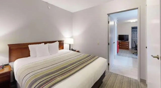 Люкс Country Inn & Suites by Radisson, Michigan City, IN