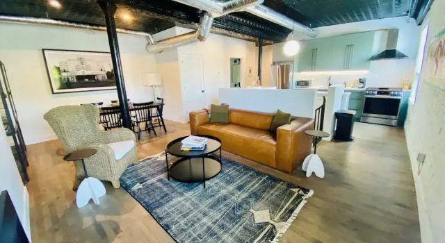 Апартаменты Luxury с 3 комнатами Unit A, The Kroger Lofts