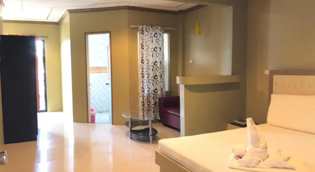 Jared Suites, Rezervovat Hotel Hotely v Digos se snídaní, Snídaně