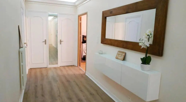 Апартаменты Deluxe 157m2 refait à neuf, 4 salles de bain, 2 parkings, 4 chambres en hypercentre