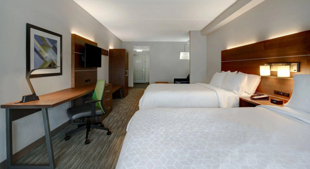 Четырёхместный люкс Holiday Inn Express Hotel & Suites Smyrna-Nashville Area by IHG