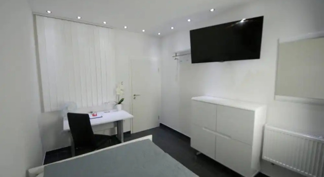 Hotel am Rosenplatz 24-hour check-in, free parking, guest kitchen