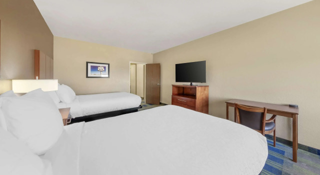 Четырёхместный люкс Best Western Plus Heritage Inn Ontario Rancho Cucamonga