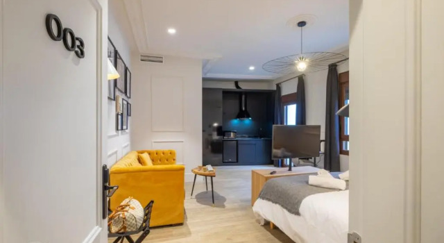 Студия Deluxe Barbarossa Suites Plaza de España